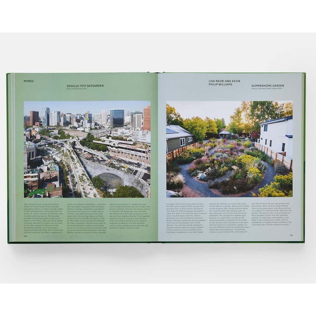 Book cover of 'The Contemporary Garden' by Phaidon with green and circular design.