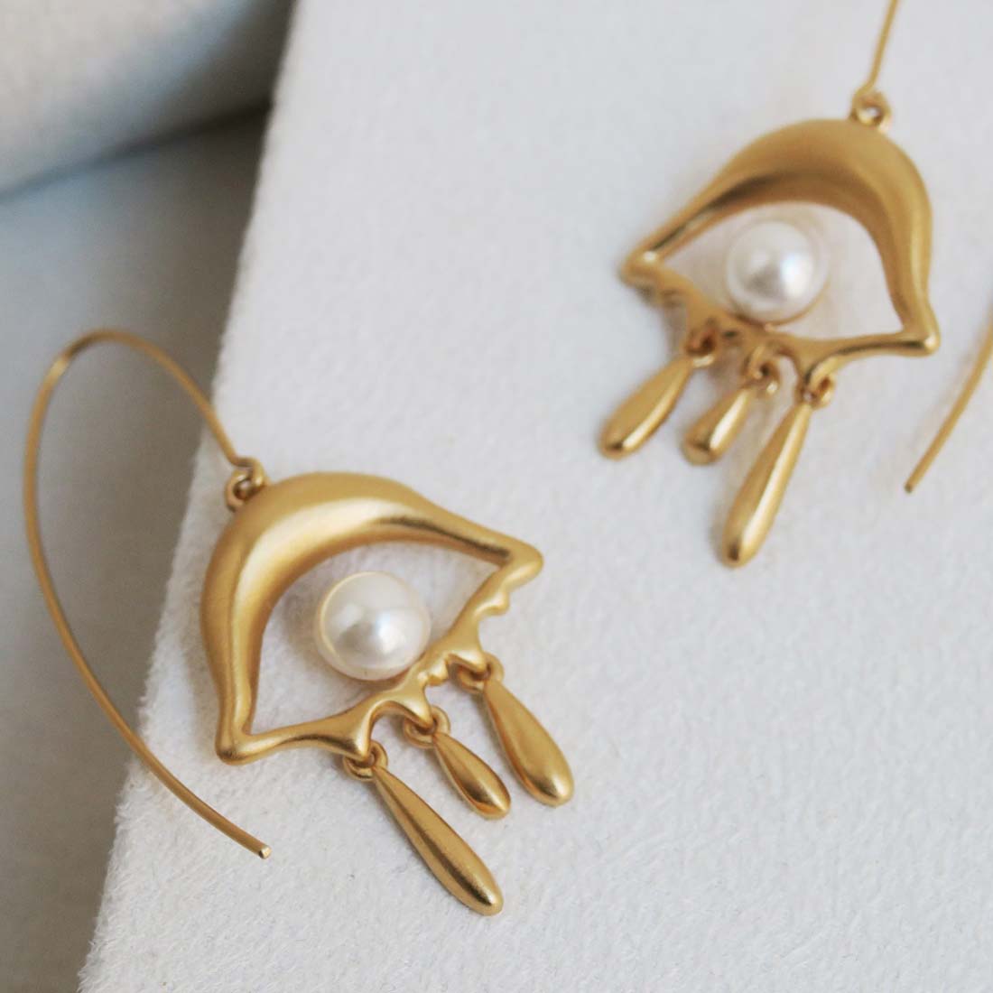 Dali Eye &amp; Pearl Earrings