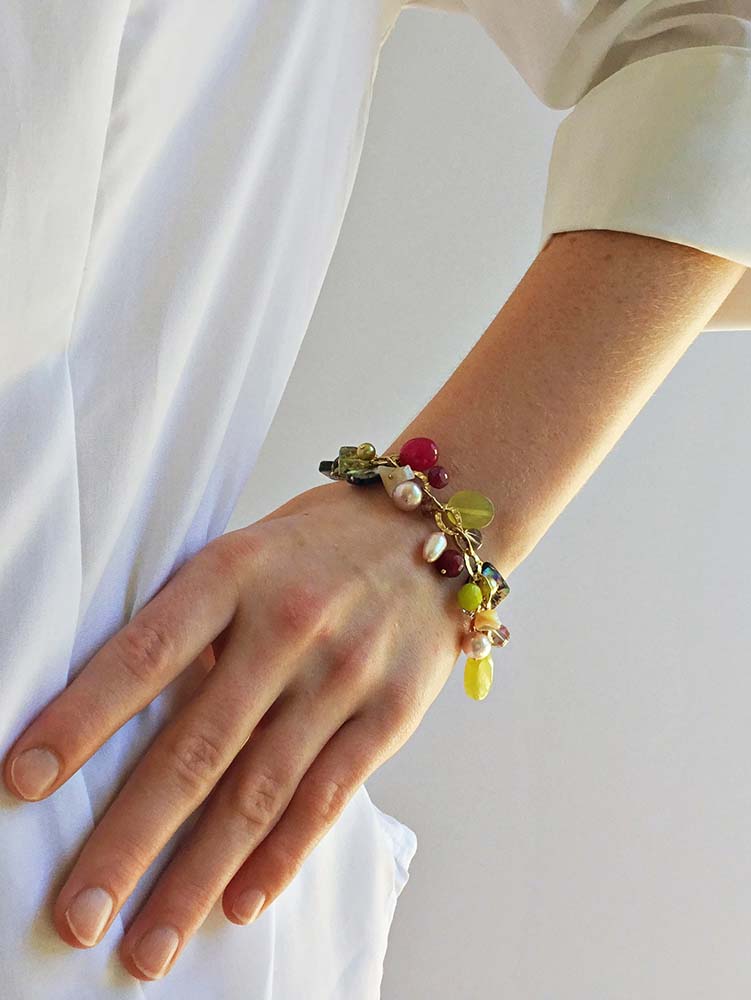 Jade Tumbling Cubes Necklace de Young & Legion of Honor Museum Stores