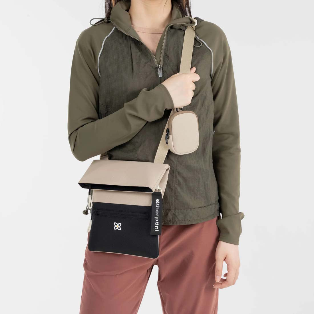 Leche Pica Minimalist Crossbody